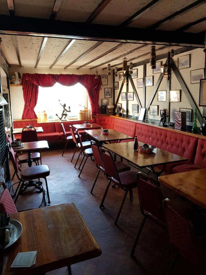 Prince Of Wales Inn Rhymney エクステリア 写真