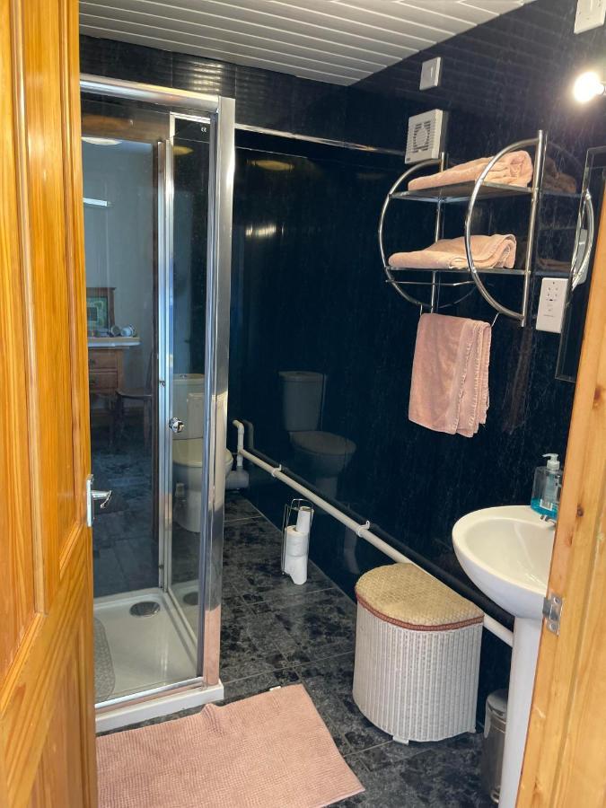 Prince Of Wales Inn Rhymney エクステリア 写真