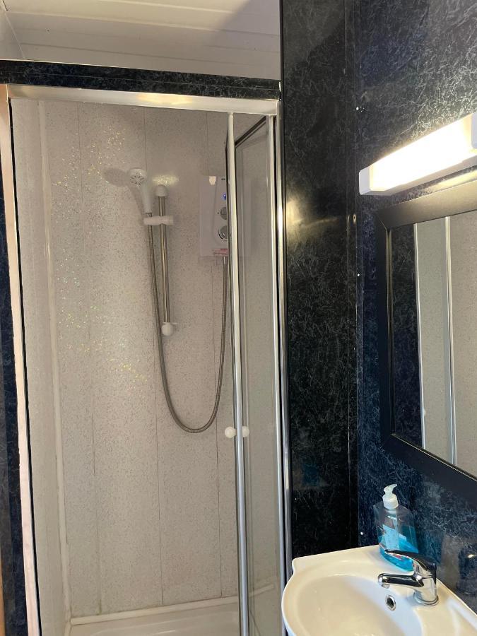 Prince Of Wales Inn Rhymney エクステリア 写真