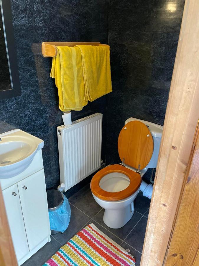 Prince Of Wales Inn Rhymney エクステリア 写真