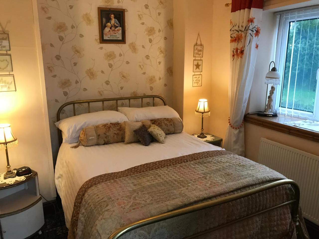 Prince Of Wales Inn Rhymney エクステリア 写真